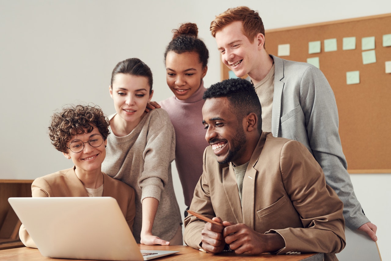 Guide complet du recrutement international et du travail à distance